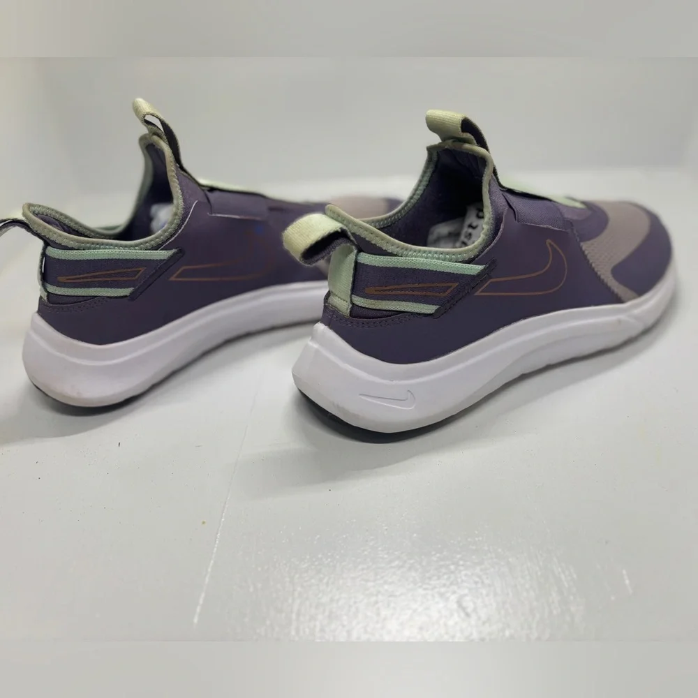 Nike Flex Plus GS Slip-On Sneakers Youth 7 Women’s 8.5 Purple Mint Comfort Runni